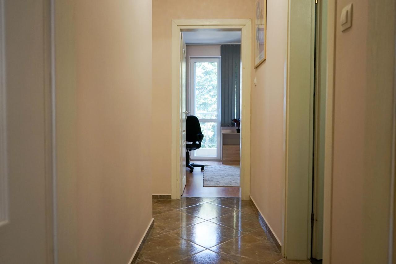 Comfortable 2Br Urban Getaway In City Center Plovdiv Exterior foto