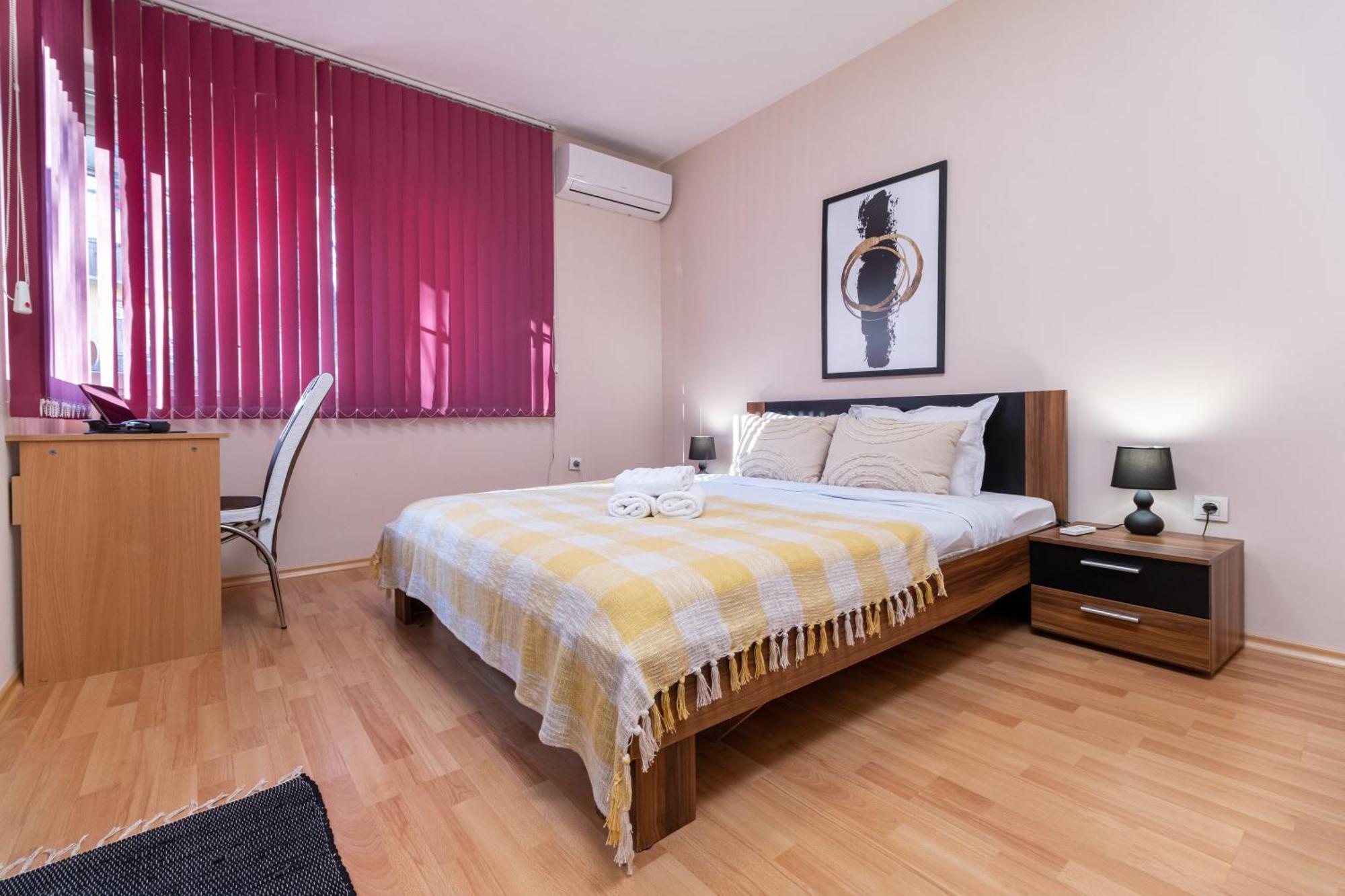 Comfortable 2Br Urban Getaway In City Center Plovdiv Exterior foto