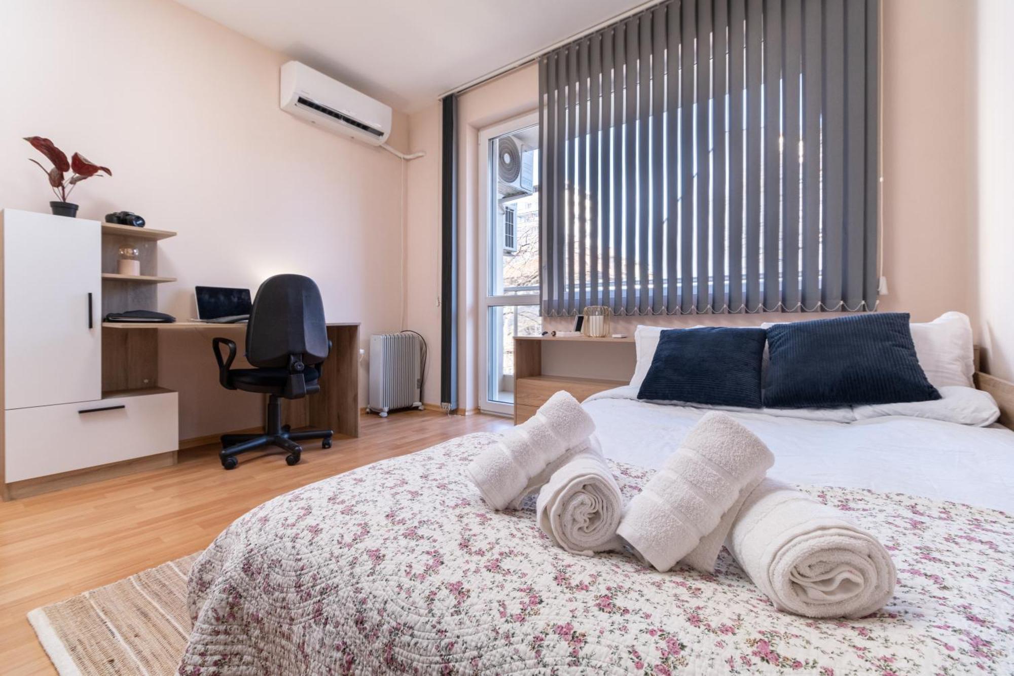 Comfortable 2Br Urban Getaway In City Center Plovdiv Exterior foto