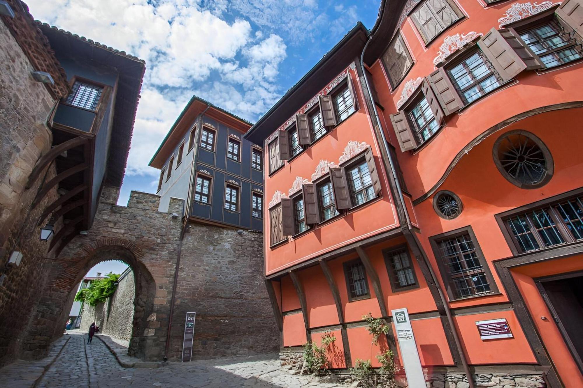 Comfortable 2Br Urban Getaway In City Center Plovdiv Exterior foto